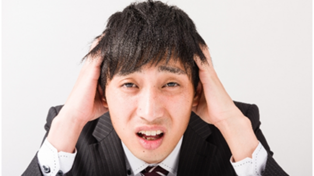 頭皮が固いとハゲる？抜け毛や薄毛との関連性は？