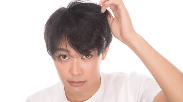 【医師監修】AGA(薄毛)・ハゲの原因と種類について｜特徴も解説！
