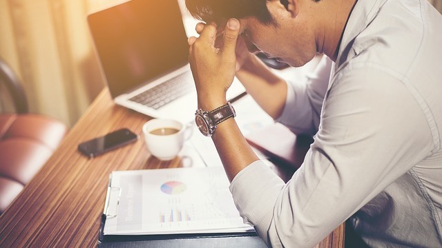 【朗報】つむじはげでお辞儀ができない人へ！原因と対策徹底解説！